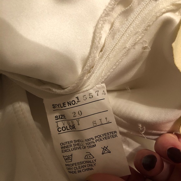 Wedding Dress - Picture 4 of 8